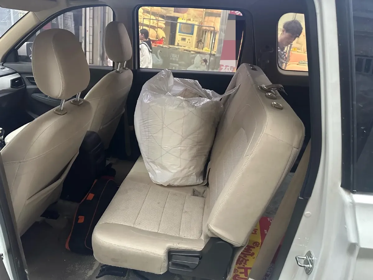 2021 WuLing RongGuang New Truck 1.5L 99HP L4 5MT,autocango,china used car exporter,china ev exporter,chinese used car exporter,chinese used ev exporter