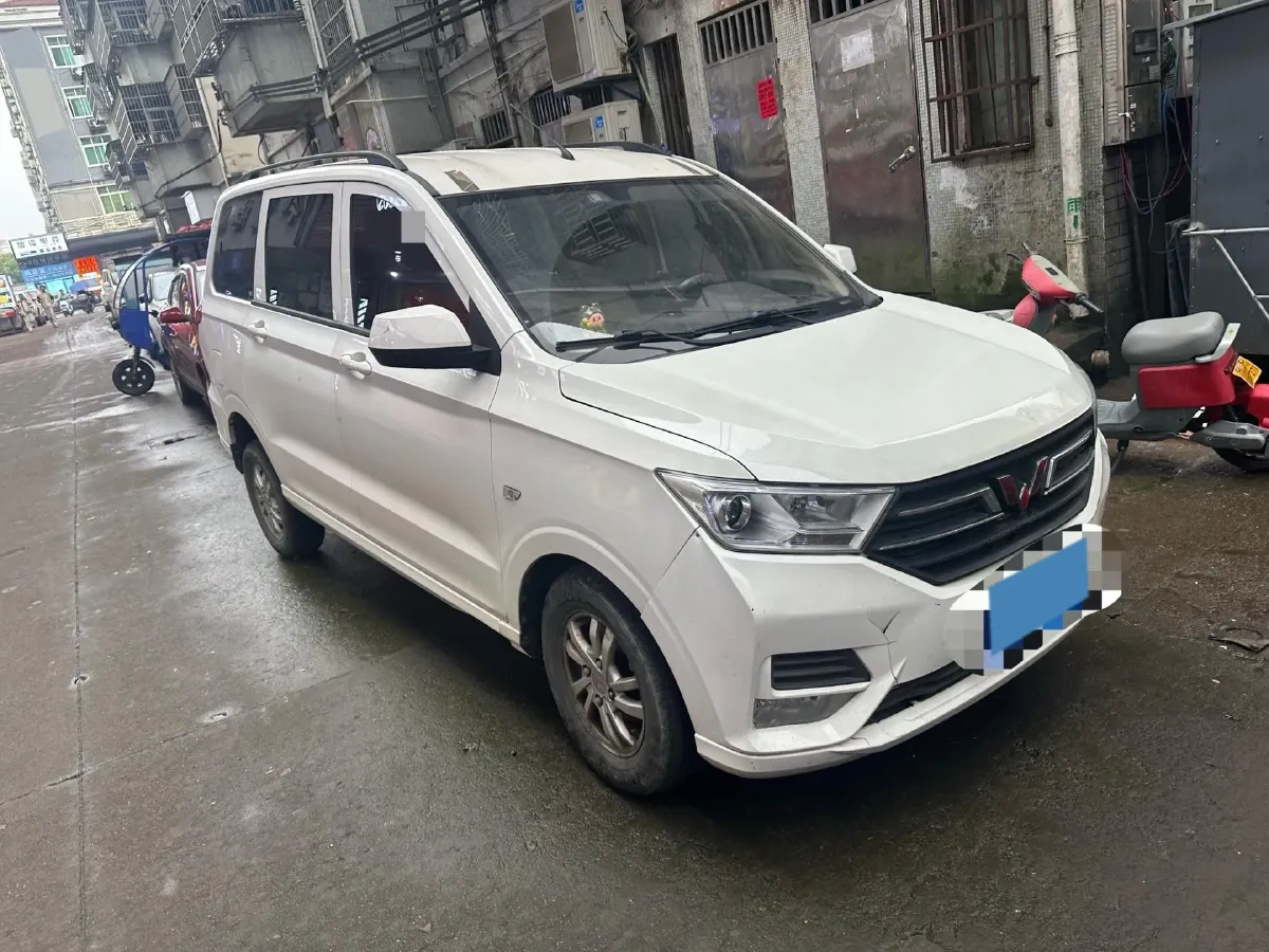 2021 WuLing RongGuang New Truck 1.5L 99HP L4 5MT,autocango,china used car exporter,china ev exporter,chinese used car exporter,chinese used ev exporter