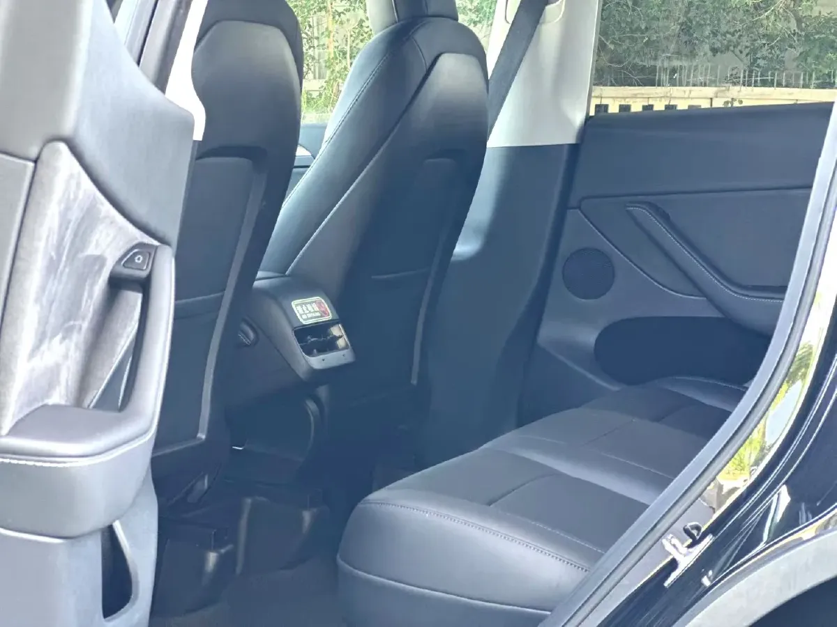 2022 Tesla Model Y BEV 60KWH,autocango,china used car exporter,china ev exporter,chinese used car exporter,chinese used ev exporter