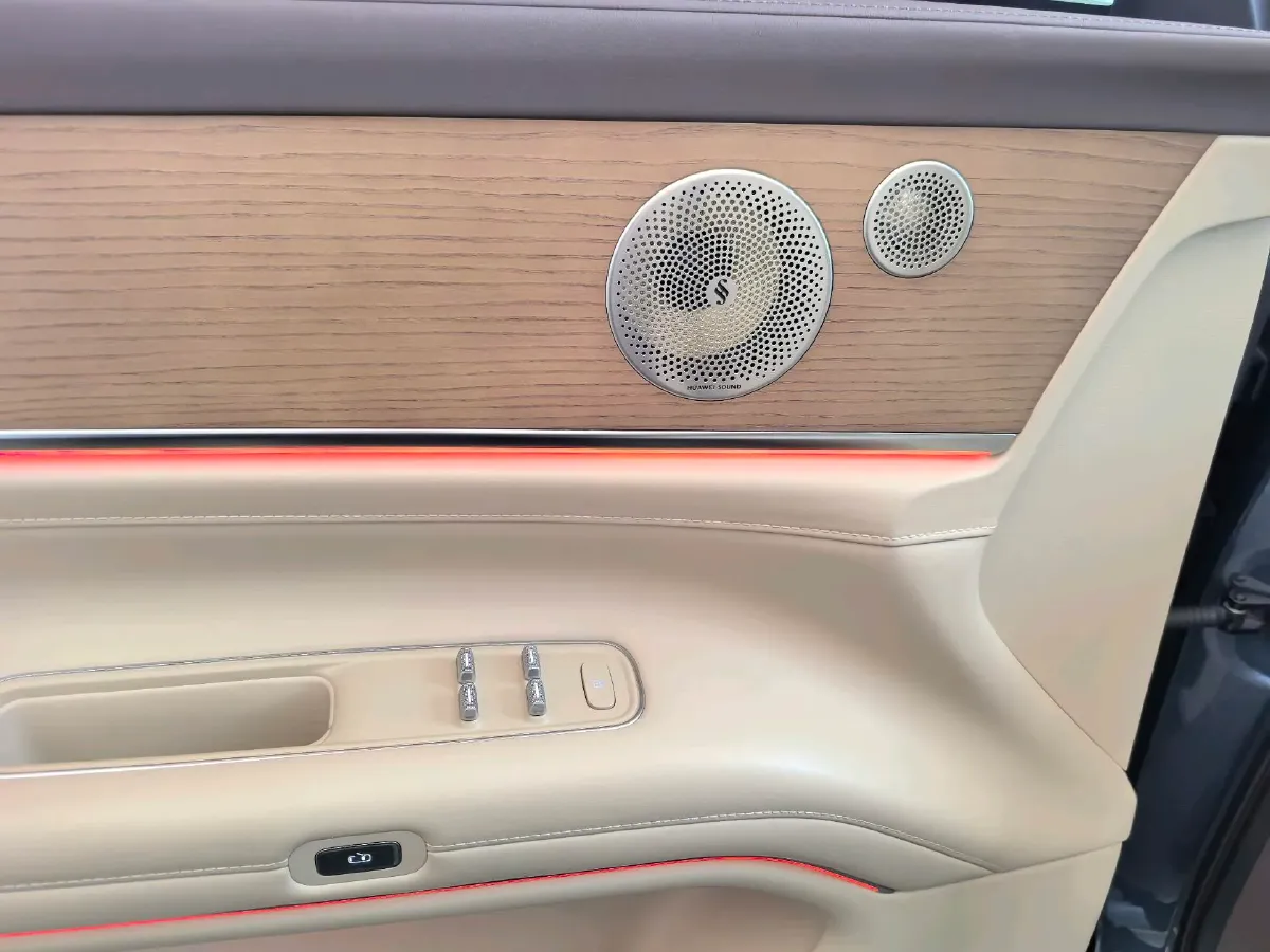 2024 AITO AITO M9 1.5T 152HP L4 REEV 42KWH,autocango,china used car exporter,china ev exporter,chinese used car exporter,chinese used ev exporter