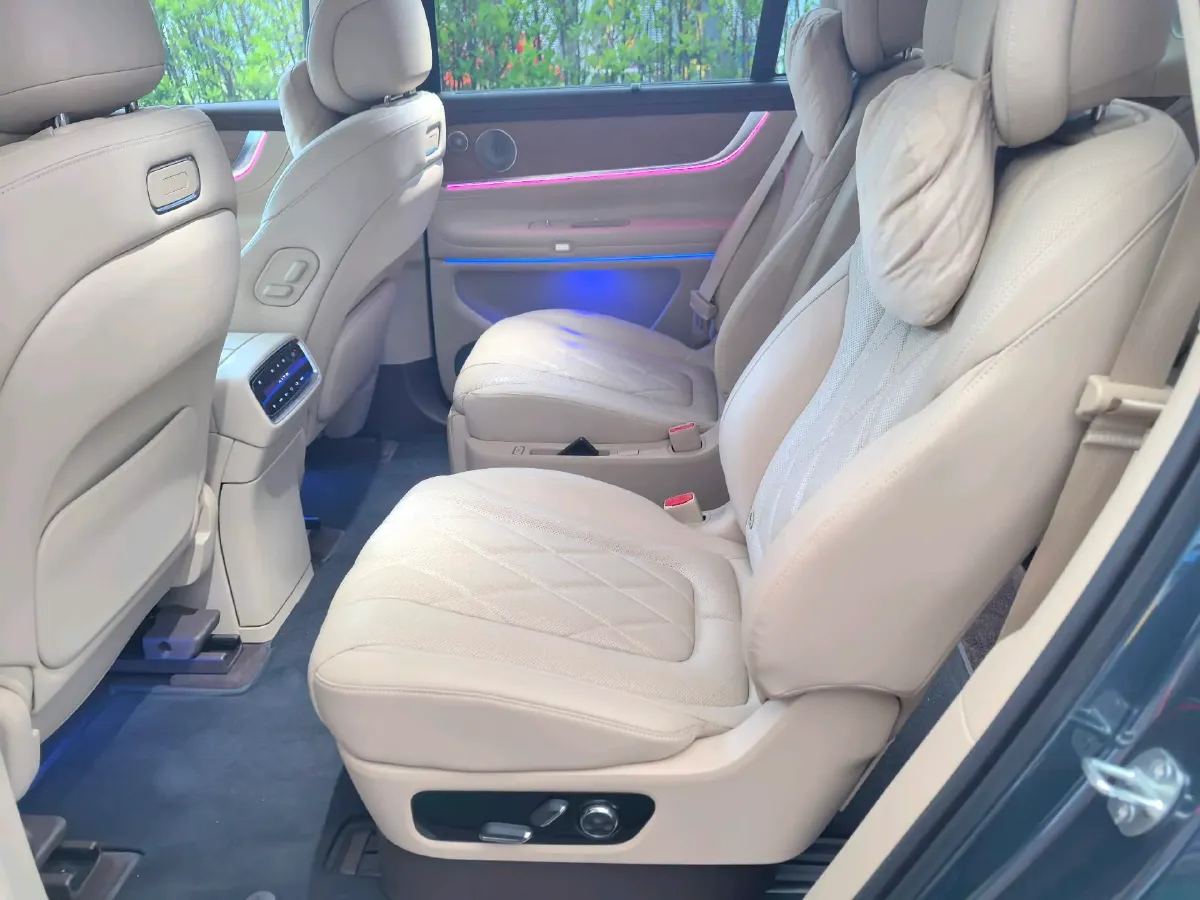 2024 AITO AITO M9 1.5T 152HP L4 REEV 42KWH,autocango,china used car exporter,china ev exporter,chinese used car exporter,chinese used ev exporter