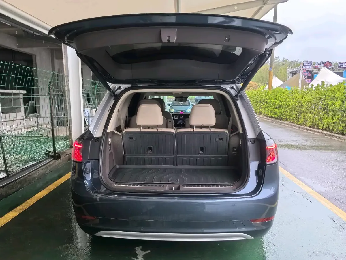 2024 AITO AITO M9 1.5T 152HP L4 REEV 42KWH,autocango,china used car exporter,china ev exporter,chinese used car exporter,chinese used ev exporter