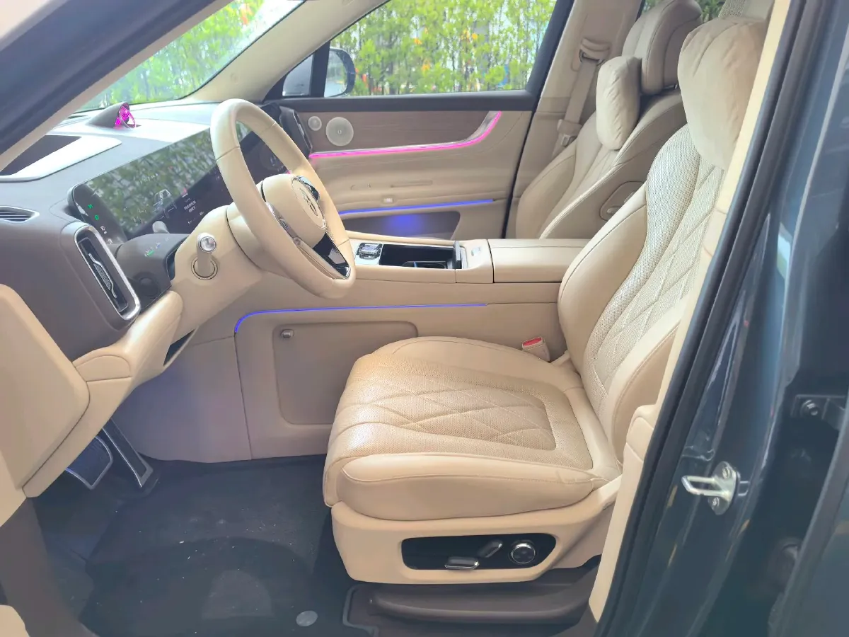 2024 AITO AITO M9 1.5T 152HP L4 REEV 42KWH,autocango,china used car exporter,china ev exporter,chinese used car exporter,chinese used ev exporter