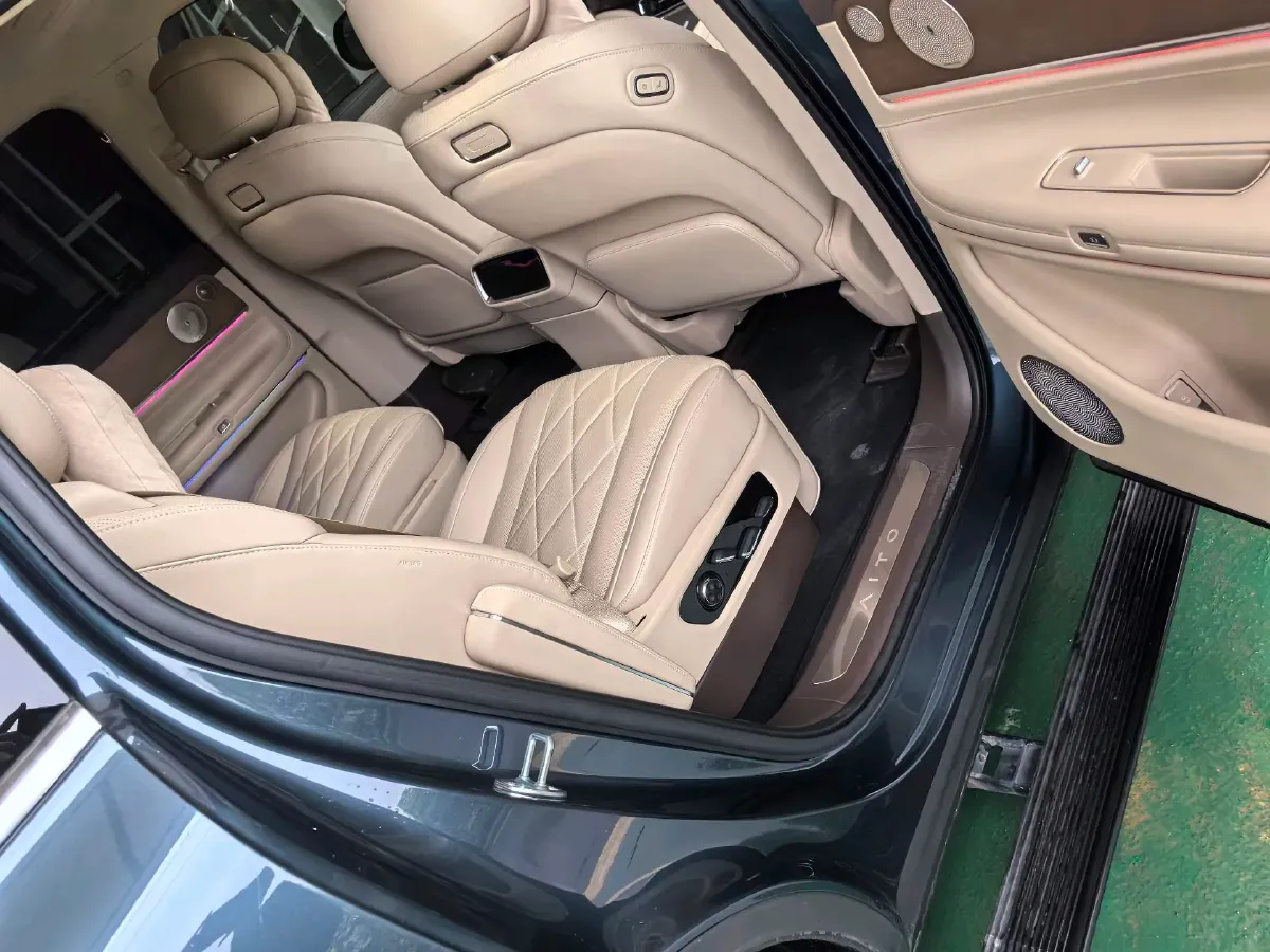 2024 AITO AITO M9 1.5T 152HP L4 REEV 42KWH,autocango,china used car exporter,china ev exporter,chinese used car exporter,chinese used ev exporter