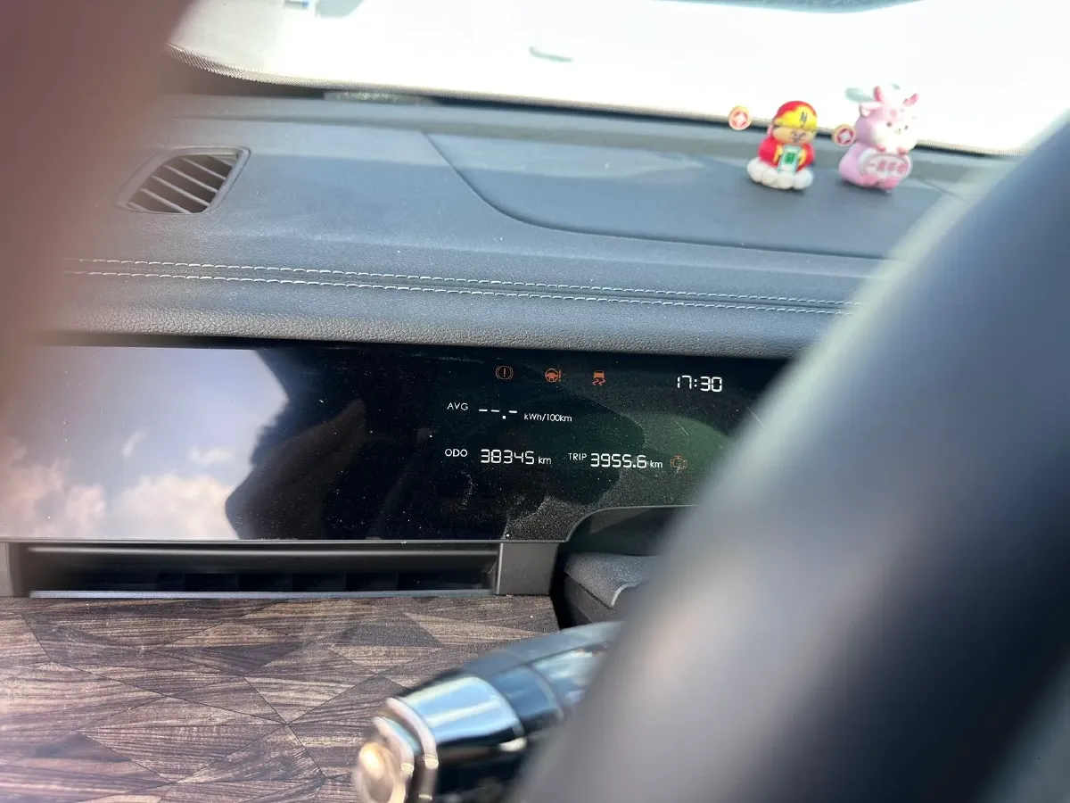 2022 Jeep Grand Commander 2.0T 234HP L4 9AT,autocango,china used car exporter,china ev exporter,chinese used car exporter,chinese used ev exporter