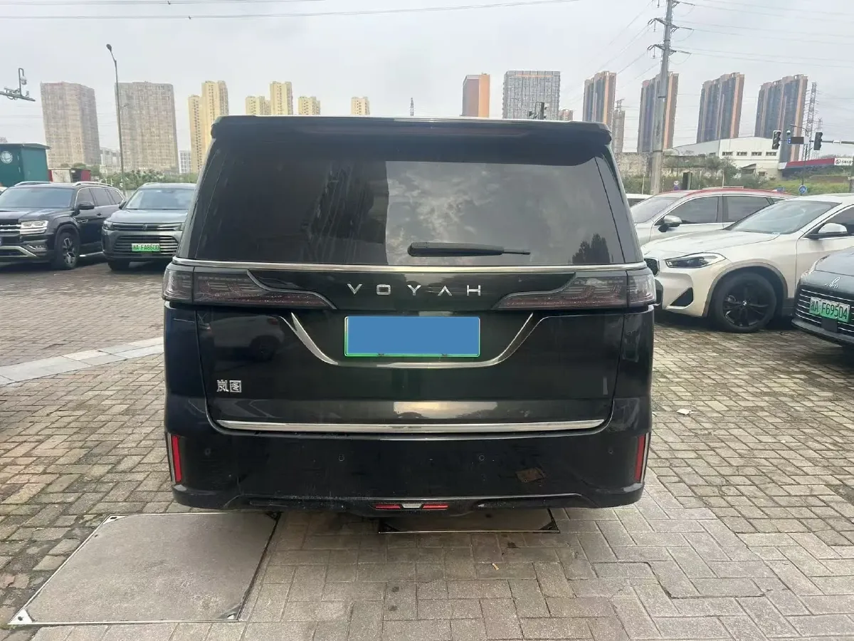 2022 Voyah Dream 1.5T 136HP L4 PHEV 25.57KWH,autocango,china used car exporter,china ev exporter,chinese used car exporter,chinese used ev exporter