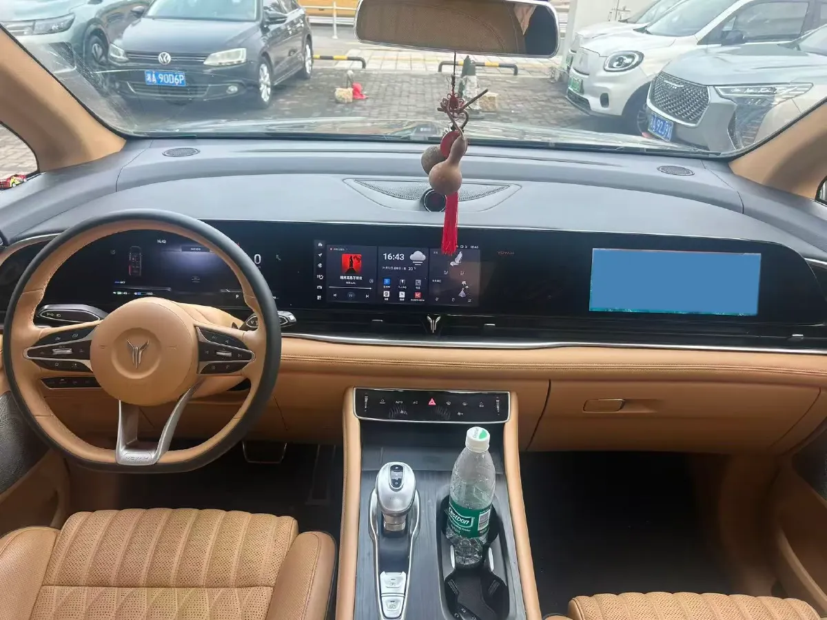 2022 Voyah Dream 1.5T 136HP L4 PHEV 25.57KWH,autocango,china used car exporter,china ev exporter,chinese used car exporter,chinese used ev exporter