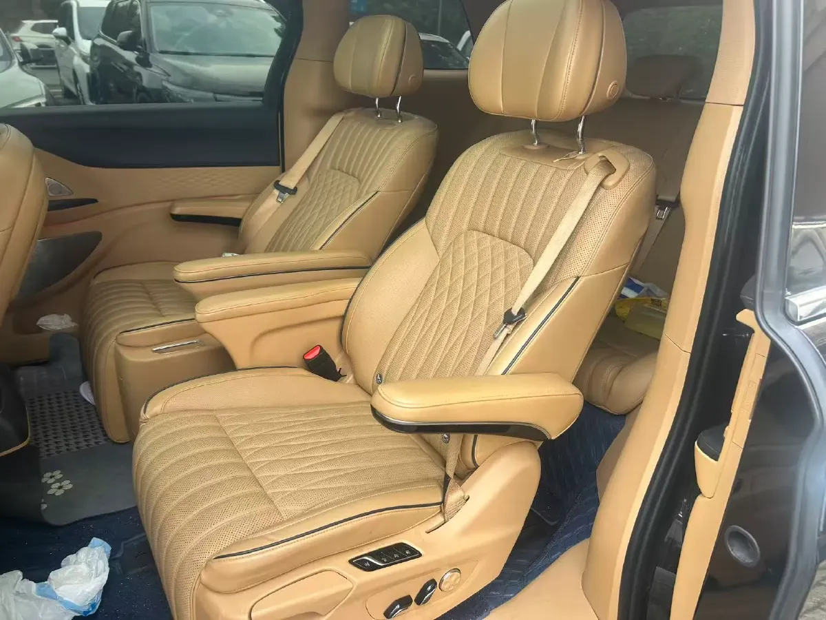 2022 Voyah Dream 1.5T 136HP L4 PHEV 25.57KWH,autocango,china used car exporter,china ev exporter,chinese used car exporter,chinese used ev exporter