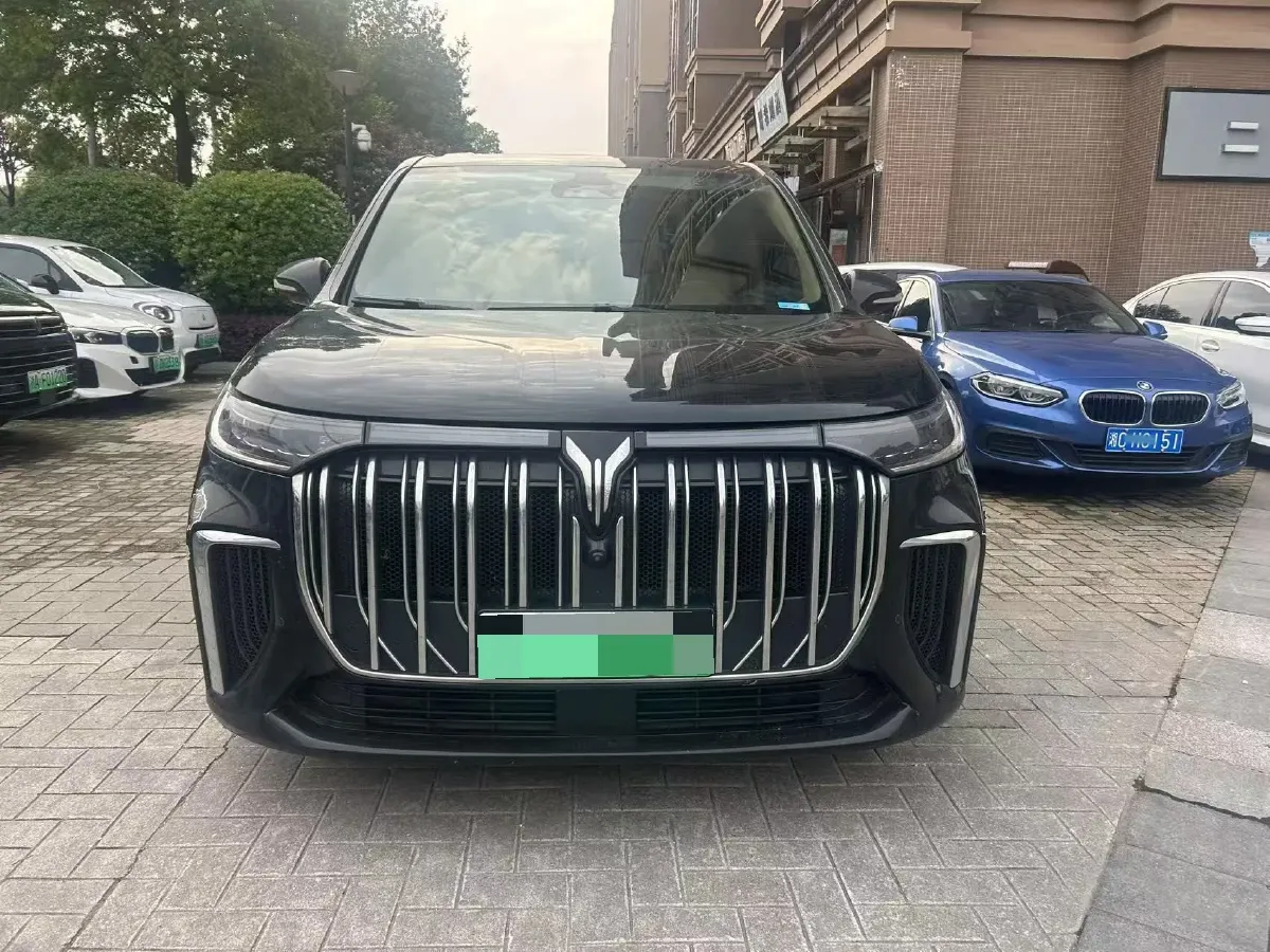 2022 Voyah Dream 1.5T 136HP L4 PHEV 25.57KWH,autocango,china used car exporter,china ev exporter,chinese used car exporter,chinese used ev exporter