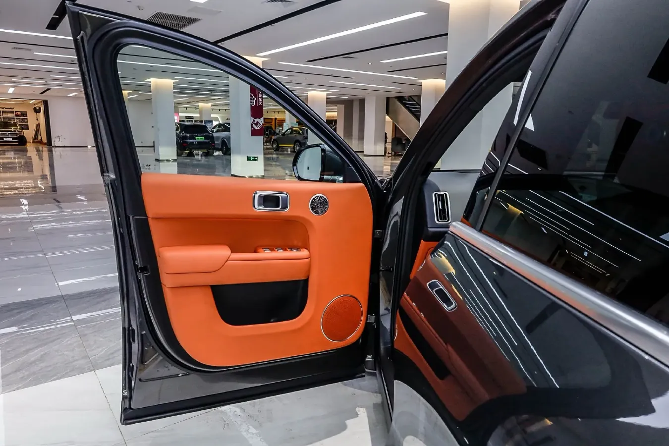 2025 Li L8 Range Extended 154HP REEV,autocango,china used car exporter,china ev exporter,chinese used car exporter,chinese used ev exporter