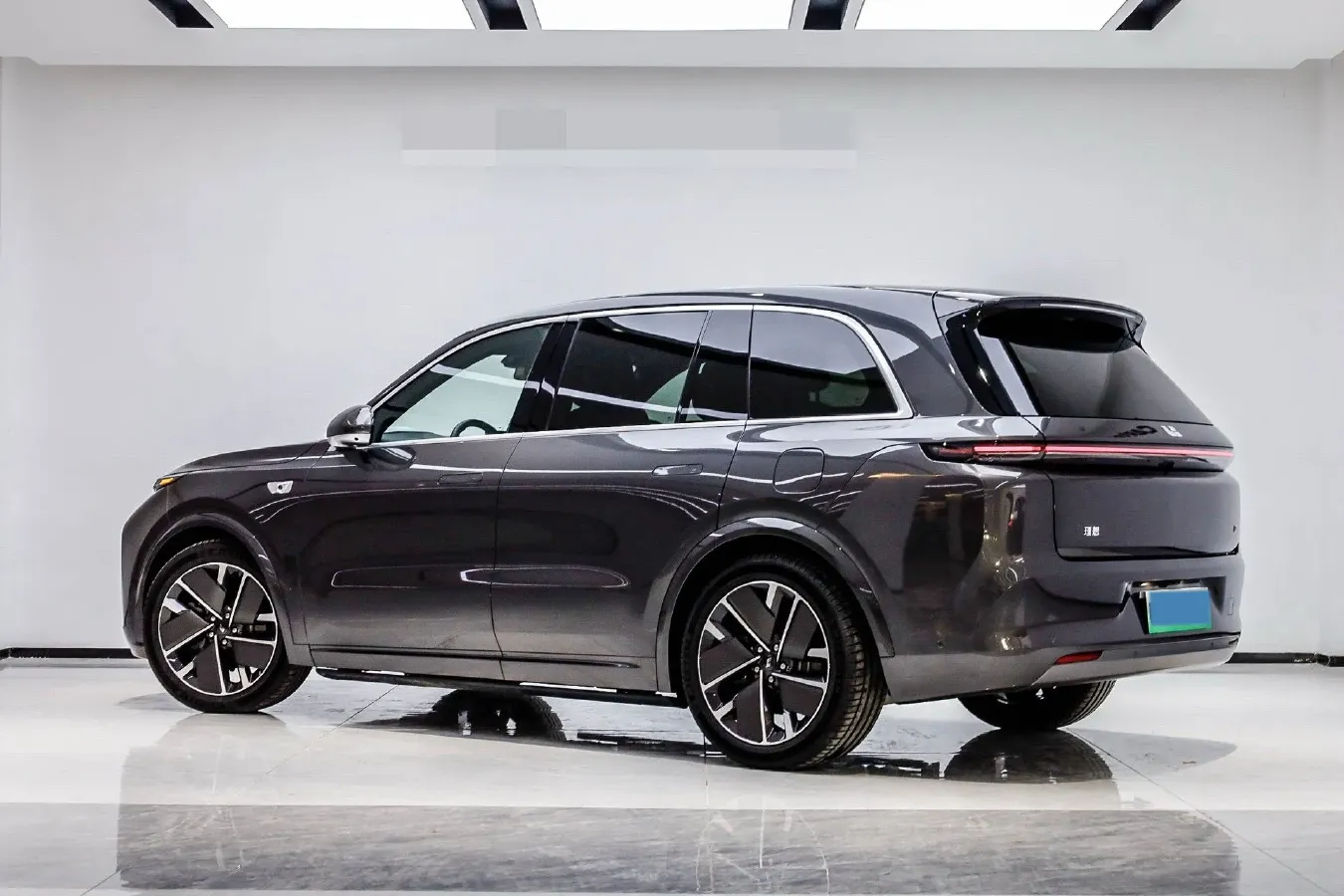 2025 Li L8 Range Extended 154HP REEV,autocango,china used car exporter,china ev exporter,chinese used car exporter,chinese used ev exporter