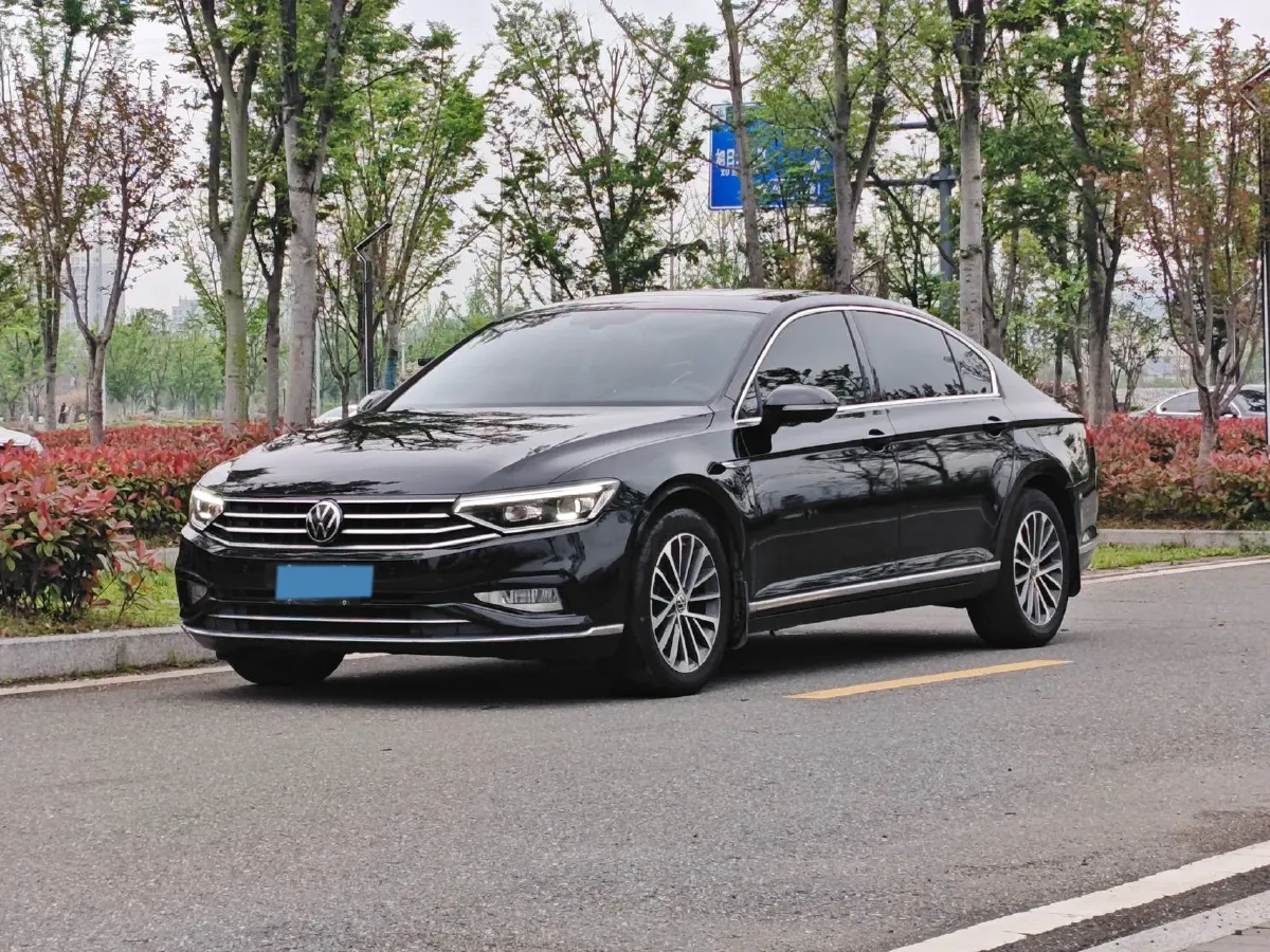 2020 Volkswagen Magotan 2.0T 186HP L4 7DCT,autocango,china used car exporter,china ev exporter,chinese used car exporter,chinese used ev exporter