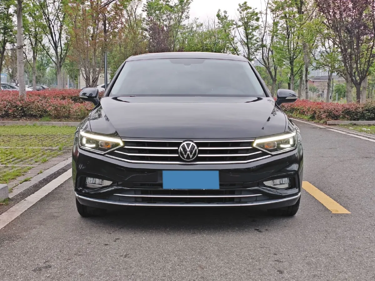 2020 Volkswagen Magotan 2.0T 186HP L4 7DCT,autocango,china used car exporter,china ev exporter,chinese used car exporter,chinese used ev exporter