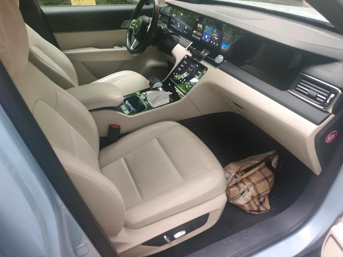 2021 Li ONE Range Extended 131HP REEV 40.5KWH,autocango,china used car exporter,china ev exporter,chinese used car exporter,chinese used ev exporter