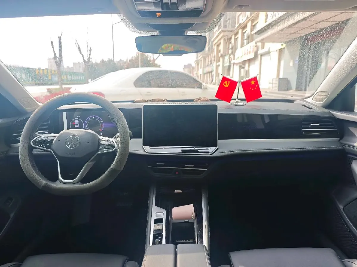 2024 Volkswagen Magotan 1.5T 160HP L4 7DCT,autocango,china used car exporter,china ev exporter,chinese used car exporter,chinese used ev exporter