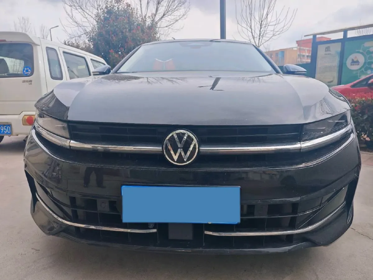 2024 Volkswagen Magotan 1.5T 160HP L4 7DCT,autocango,china used car exporter,china ev exporter,chinese used car exporter,chinese used ev exporter