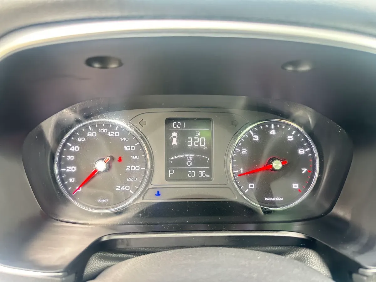 2019 Roewe i6 1.5T 169HP L4 7DCT,autocango,china used car exporter,china ev exporter,chinese used car exporter,chinese used ev exporter