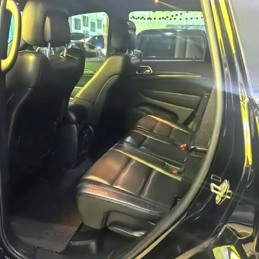 2021 Jeep Grand Cherokee 3.0L 234HP V6 8AT,autocango,china used car exporter,china ev exporter,chinese used car exporter,chinese used ev exporter