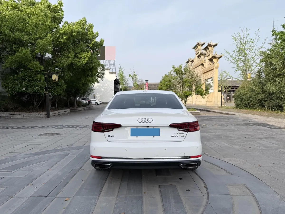 2019 Audi A4L 2.0T 190HP L4 7DCT,autocango,china used car exporter,china ev exporter,chinese used car exporter,chinese used ev exporter