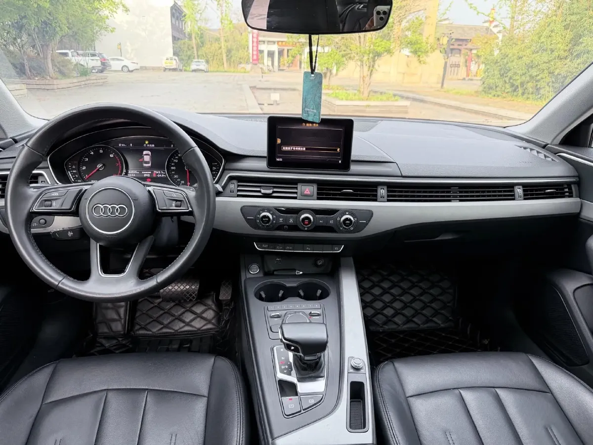 2019 Audi A4L 2.0T 190HP L4 7DCT,autocango,china used car exporter,china ev exporter,chinese used car exporter,chinese used ev exporter
