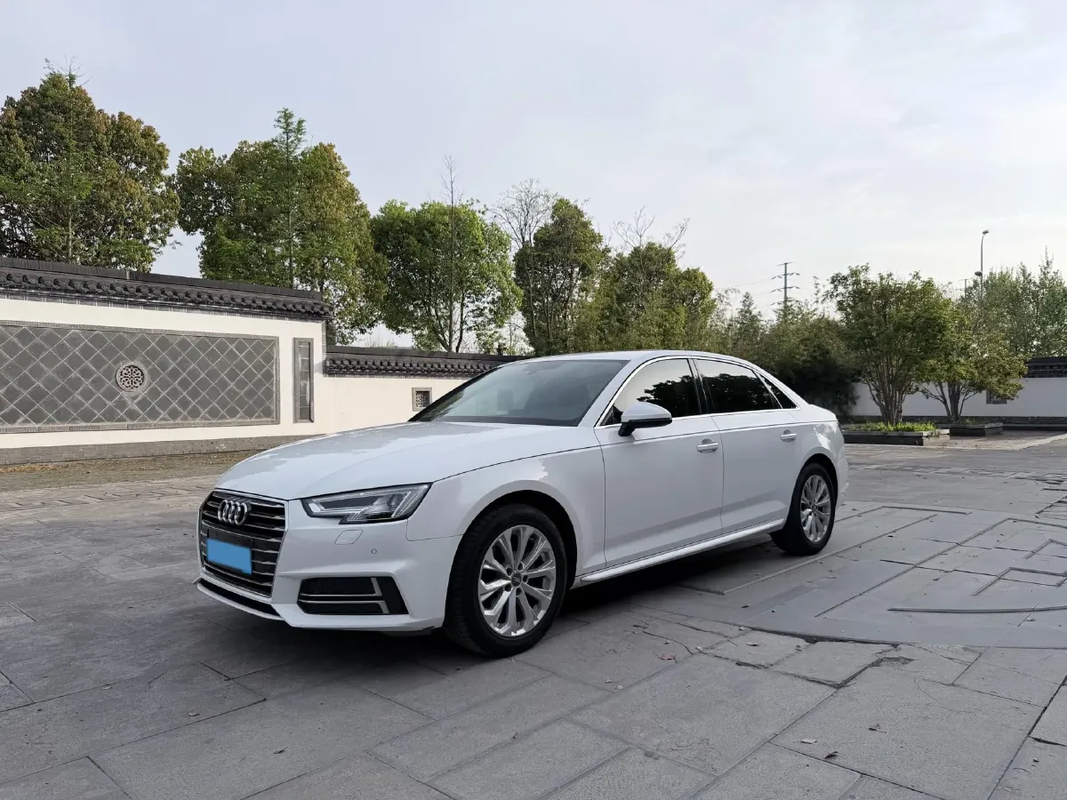 2019 Audi A4L 2.0T 190HP L4 7DCT,autocango,china used car exporter,china ev exporter,chinese used car exporter,chinese used ev exporter