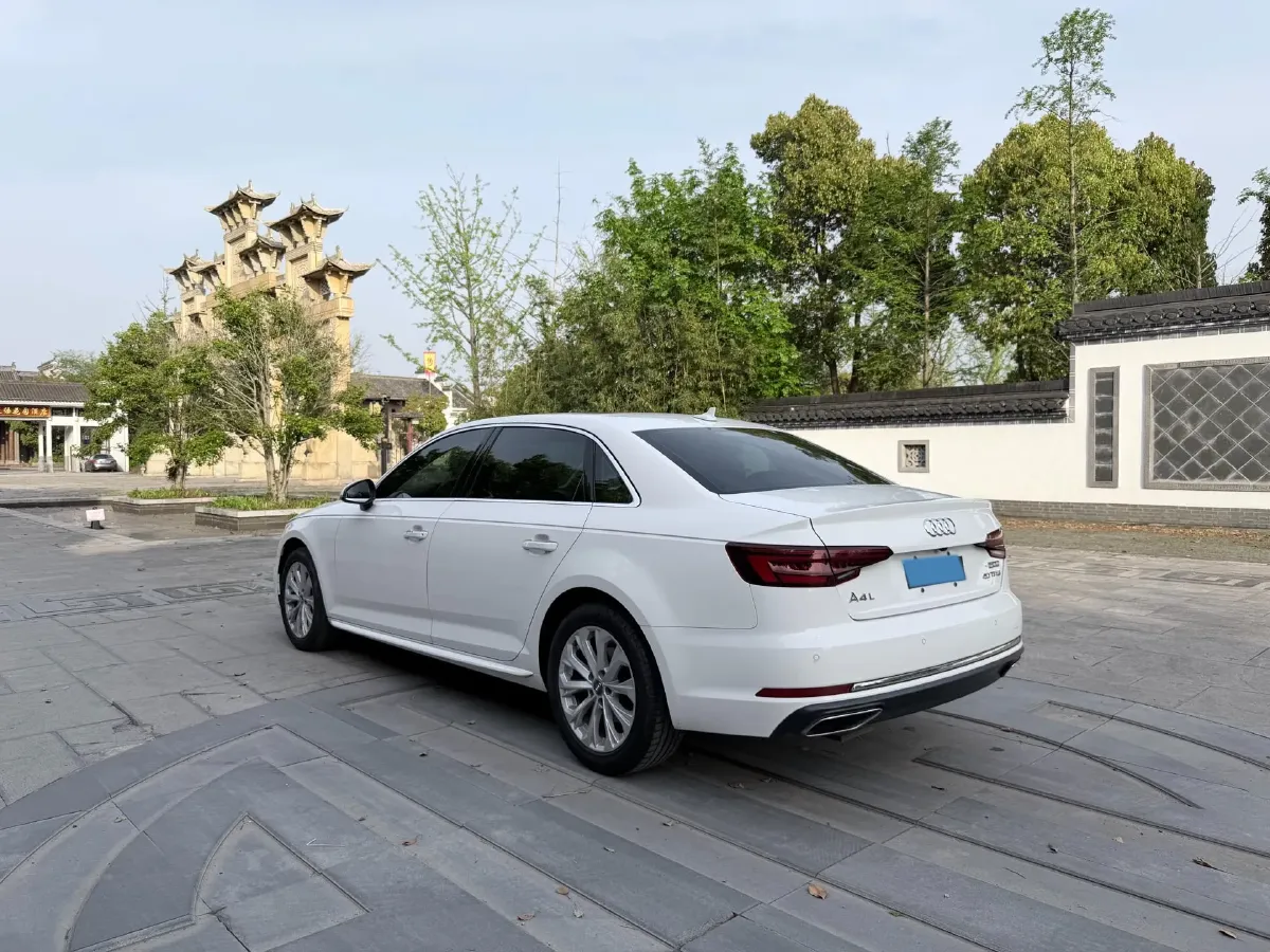 2019 Audi A4L 2.0T 190HP L4 7DCT,autocango,china used car exporter,china ev exporter,chinese used car exporter,chinese used ev exporter