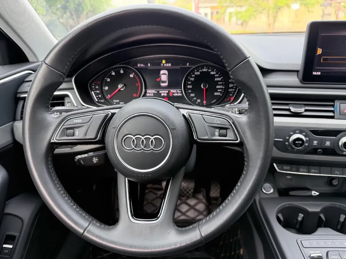 2019 Audi A4L 2.0T 190HP L4 7DCT,autocango,china used car exporter,china ev exporter,chinese used car exporter,chinese used ev exporter