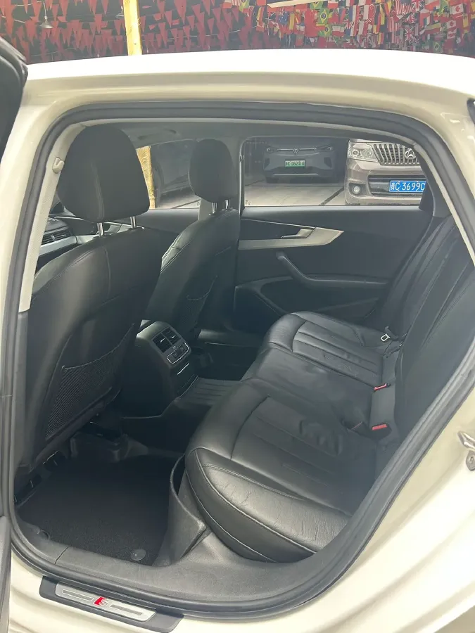 2019 Audi A4L 2.0T 190HP L4 7DCT,autocango,china used car exporter,china ev exporter,chinese used car exporter,chinese used ev exporter
