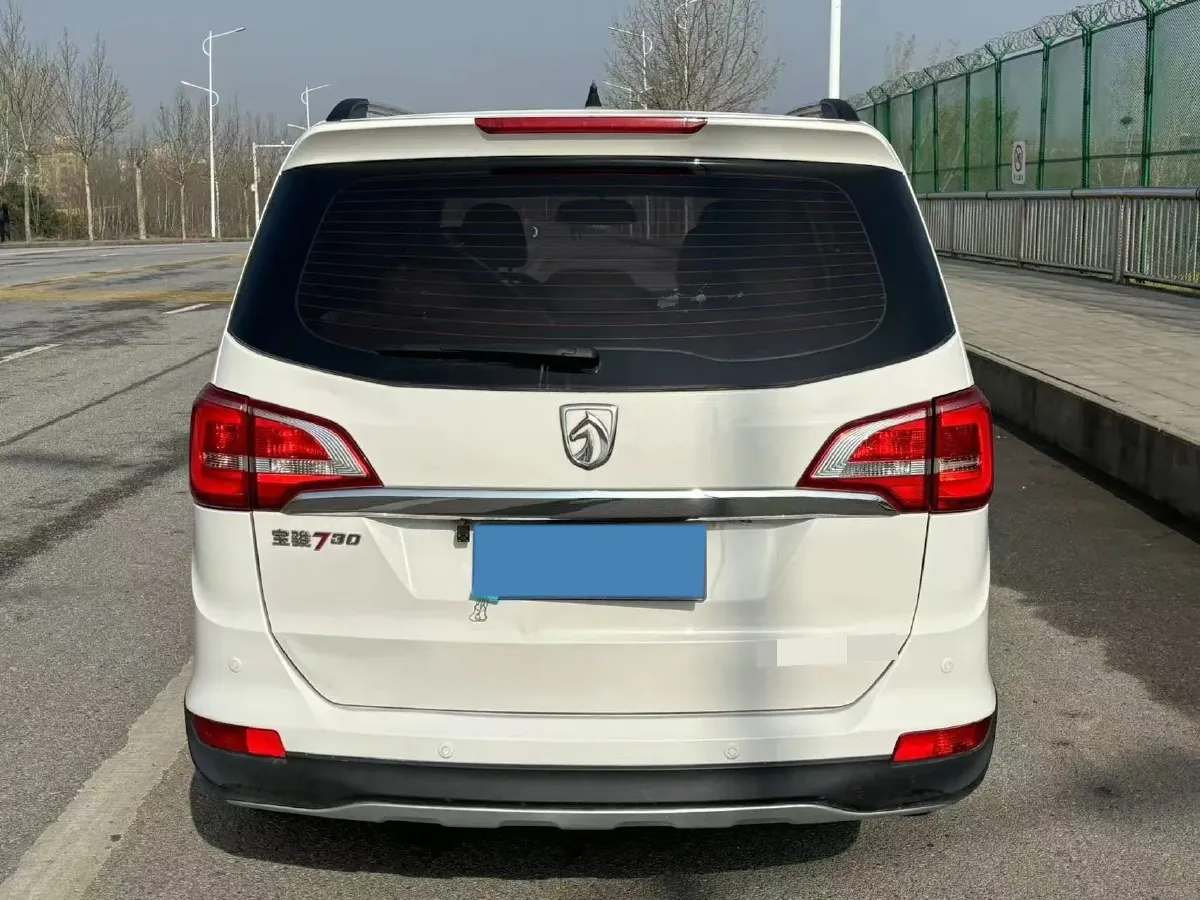 2016 BaoJun 730 1.5L 112HP L4 5MT,autocango,china used car exporter,china ev exporter,chinese used car exporter,chinese used ev exporter