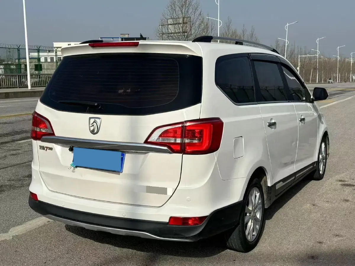 2016 BaoJun 730 1.5L 112HP L4 5MT,autocango,china used car exporter,china ev exporter,chinese used car exporter,chinese used ev exporter