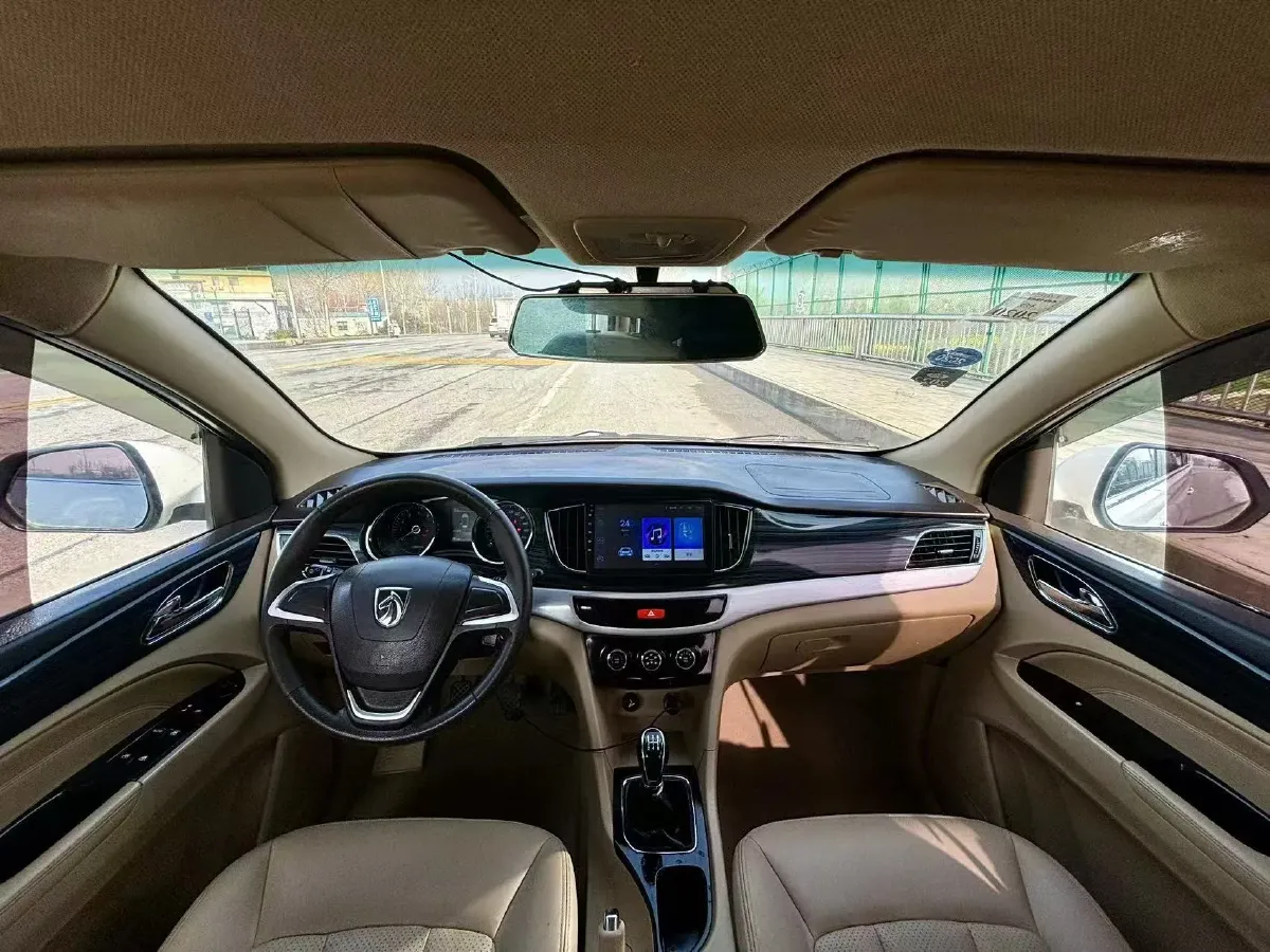 2016 BaoJun 730 1.5L 112HP L4 5MT,autocango,china used car exporter,china ev exporter,chinese used car exporter,chinese used ev exporter