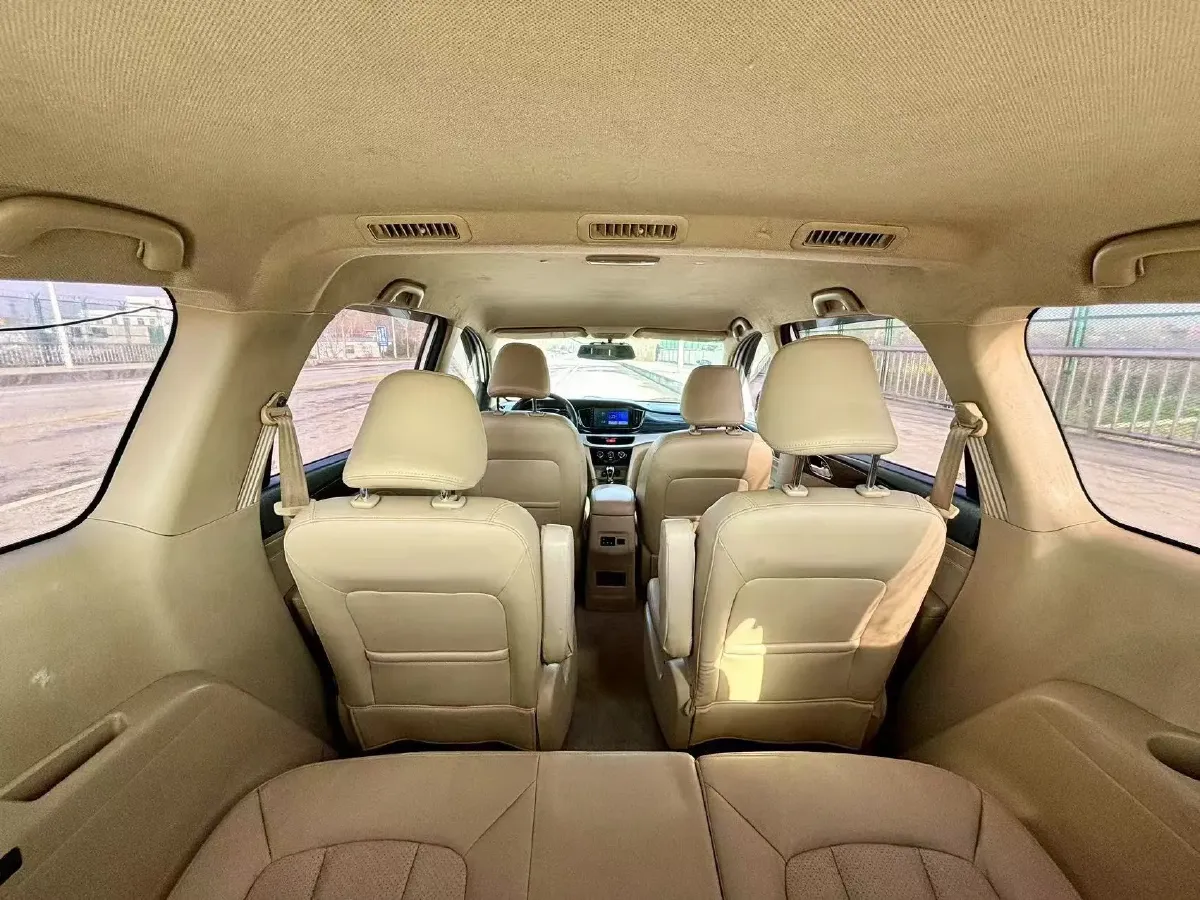 2016 BaoJun 730 1.5L 112HP L4 5MT,autocango,china used car exporter,china ev exporter,chinese used car exporter,chinese used ev exporter