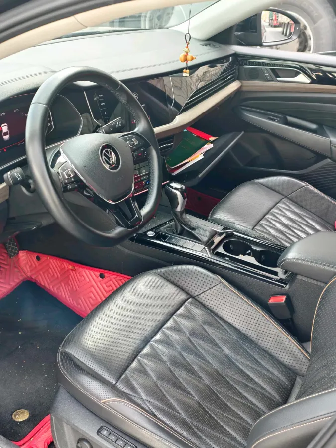 2021 Volkswagen Passat 2.0T 186HP L4 7DCT,autocango,china used car exporter,china ev exporter,chinese used car exporter,chinese used ev exporter