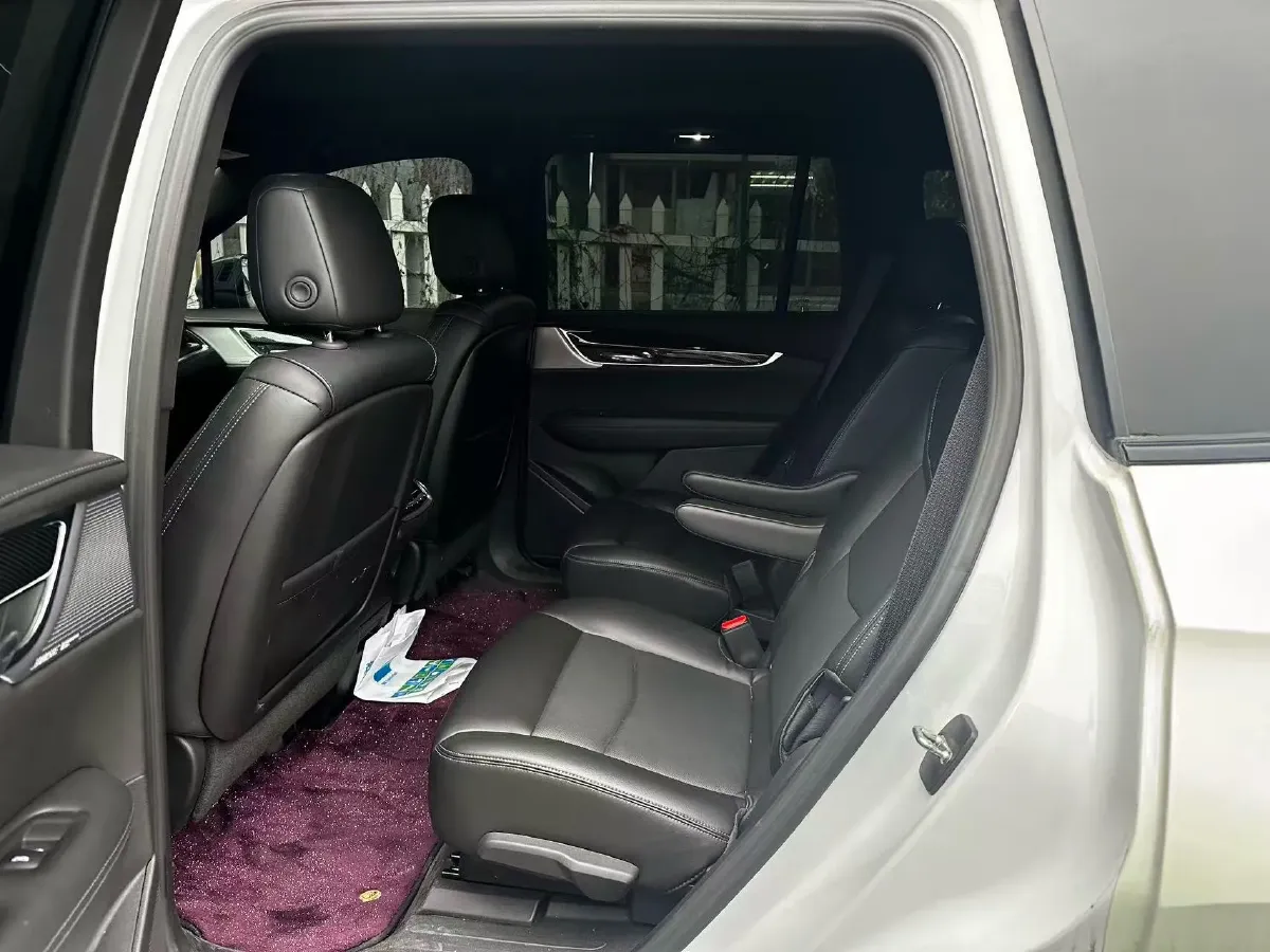 2022 Cadillac XT6 2.0T 237HP L4 9AT,autocango,china used car exporter,china ev exporter,chinese used car exporter,chinese used ev exporter