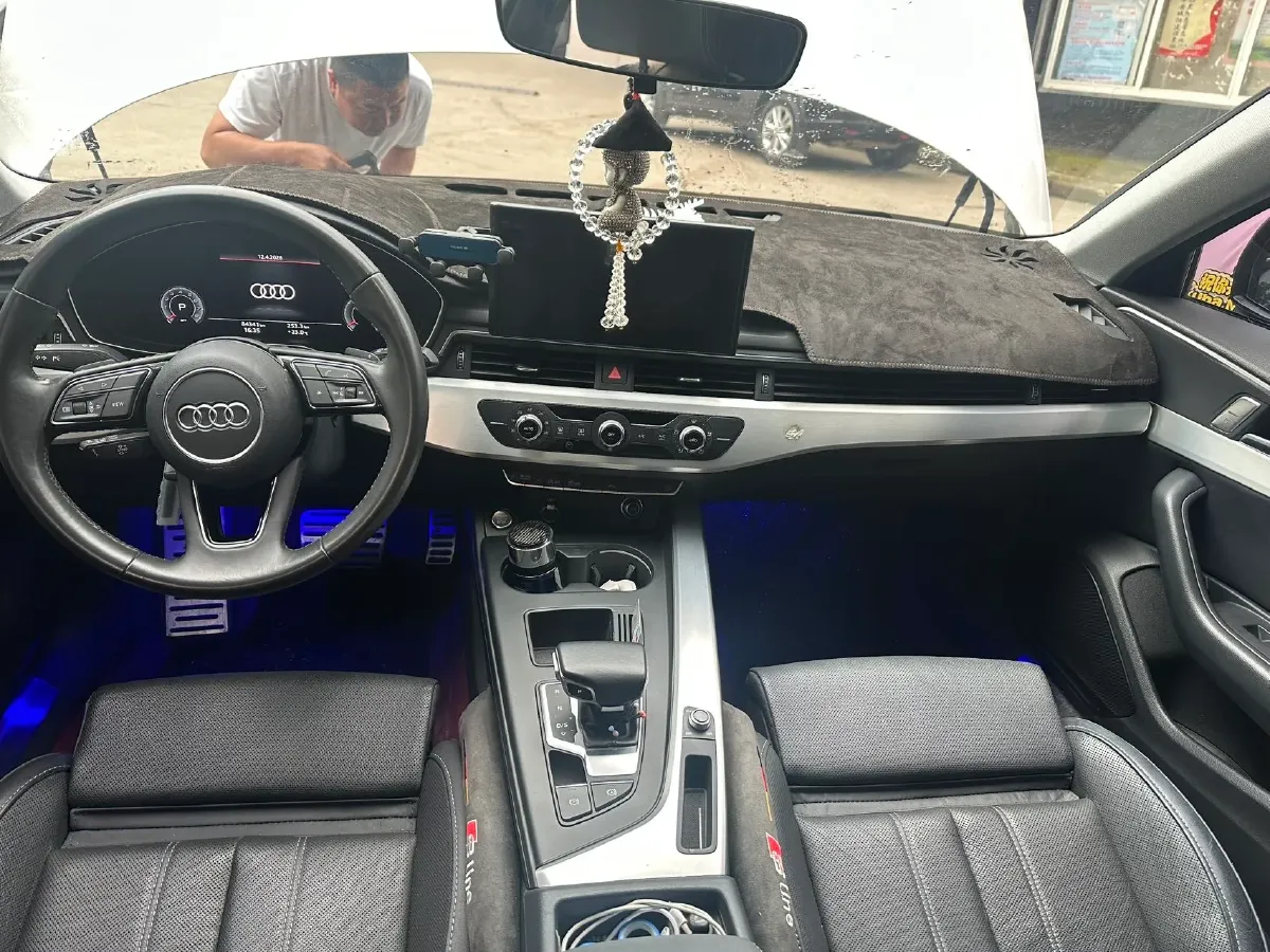 2020 Audi A4L 2.0T 190HP L4 7DCT,autocango,china used car exporter,china ev exporter,chinese used car exporter,chinese used ev exporter