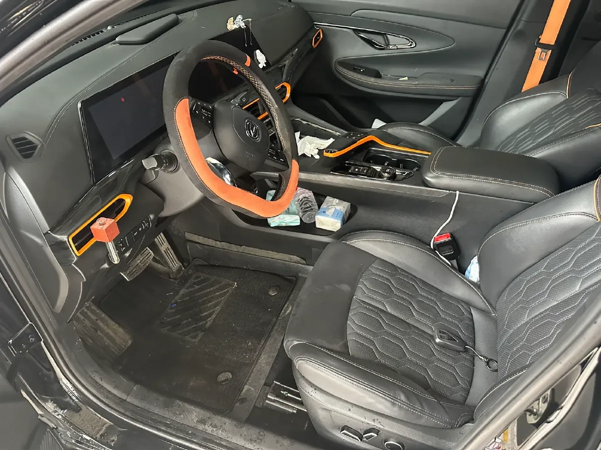 2021 ChangAn UNI-T 1.5T 180HP L4 7DCT,autocango,china used car exporter,china ev exporter,chinese used car exporter,chinese used ev exporter