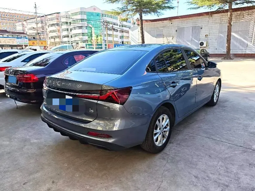 2023 Roewe i5 1.5L 129HP L4 5MT,autocango,china used car exporter,china ev exporter,chinese used car exporter,chinese used ev exporter