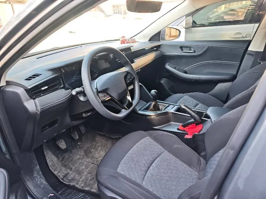 2023 Roewe i5 1.5L 129HP L4 5MT,autocango,china used car exporter,china ev exporter,chinese used car exporter,chinese used ev exporter