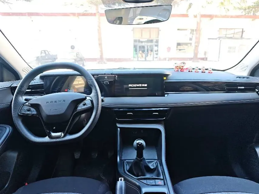 2023 Roewe i5 1.5L 129HP L4 5MT,autocango,china used car exporter,china ev exporter,chinese used car exporter,chinese used ev exporter