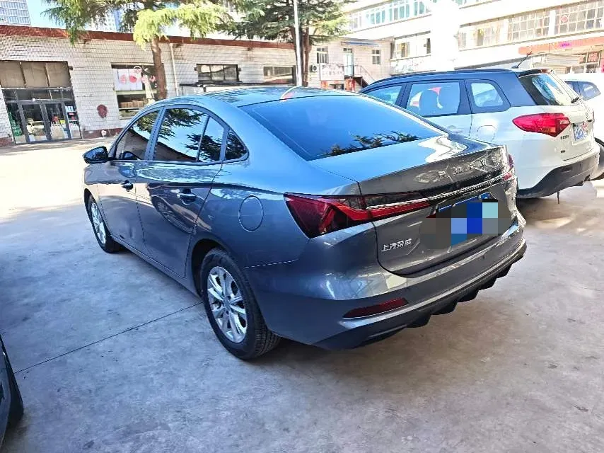 2023 Roewe i5 1.5L 129HP L4 5MT,autocango,china used car exporter,china ev exporter,chinese used car exporter,chinese used ev exporter