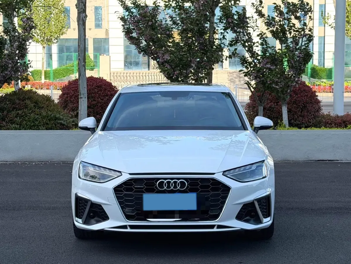 2020 Audi A4L 2.0T 190HP L4 7DCT,autocango,china used car exporter,china ev exporter,chinese used car exporter,chinese used ev exporter