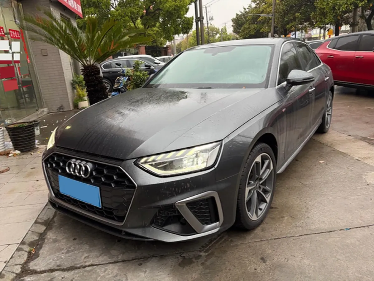 2022 Audi A4L 2.0T 190HP L4 7DCT,autocango,china used car exporter,china ev exporter,chinese used car exporter,chinese used ev exporter