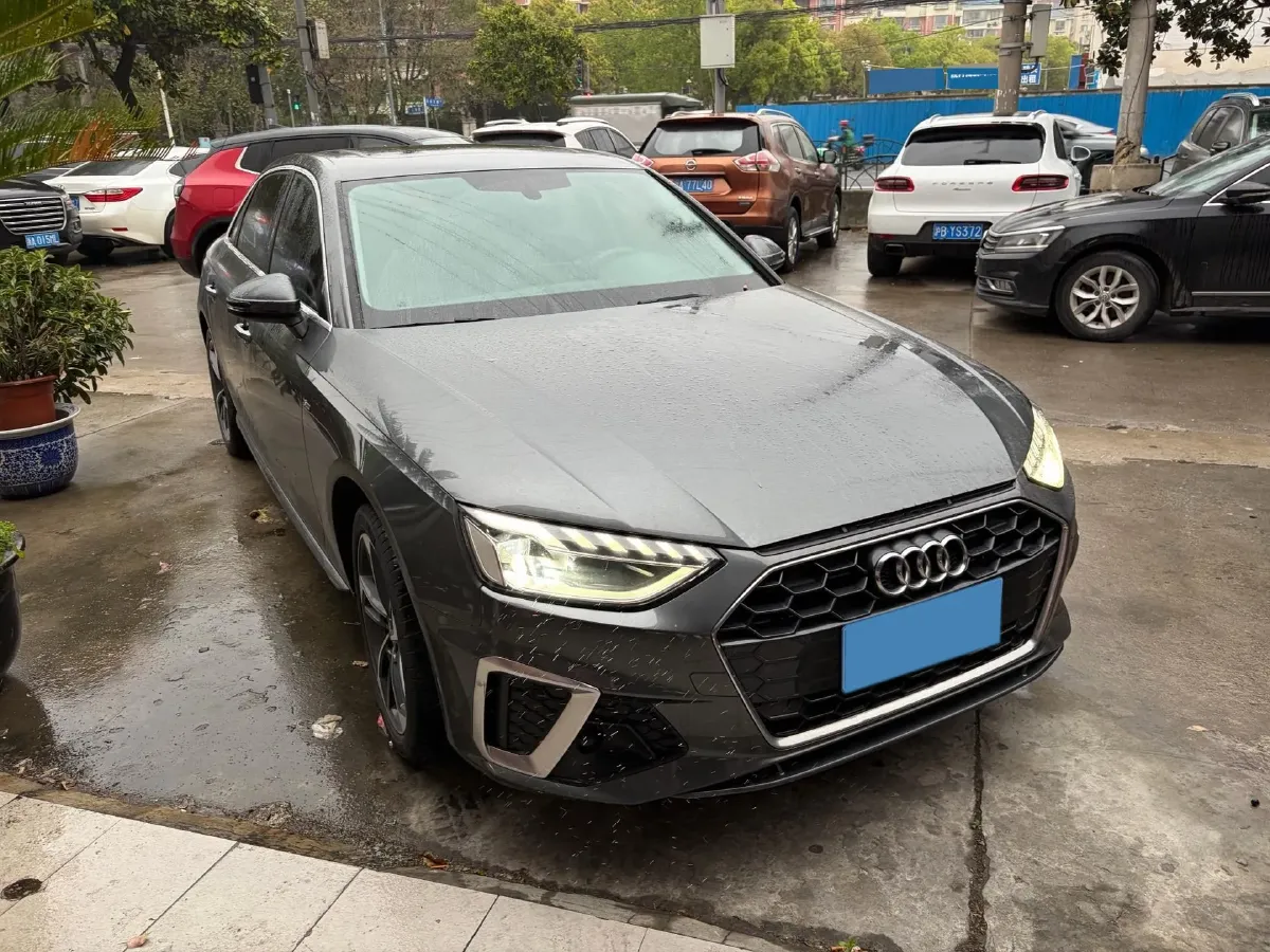 2022 Audi A4L 2.0T 190HP L4 7DCT,autocango,china used car exporter,china ev exporter,chinese used car exporter,chinese used ev exporter