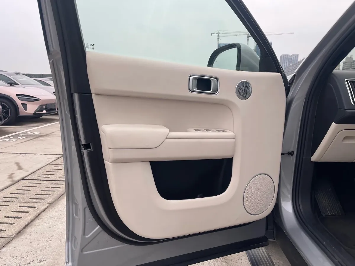 2024 Li L9 Range Extended 154HP REEV 52.3KWH,autocango,china used car exporter,china ev exporter,chinese used car exporter,chinese used ev exporter