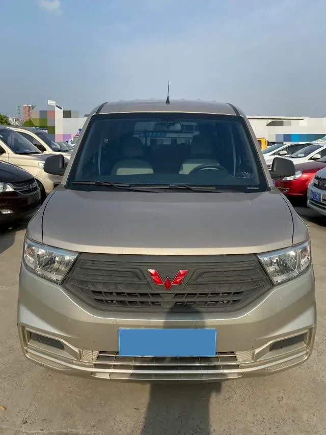 2019 WuLing HongGuang V 1.5L 99HP L4 6MT,autocango,china used car exporter,china ev exporter,chinese used car exporter,chinese used ev exporter