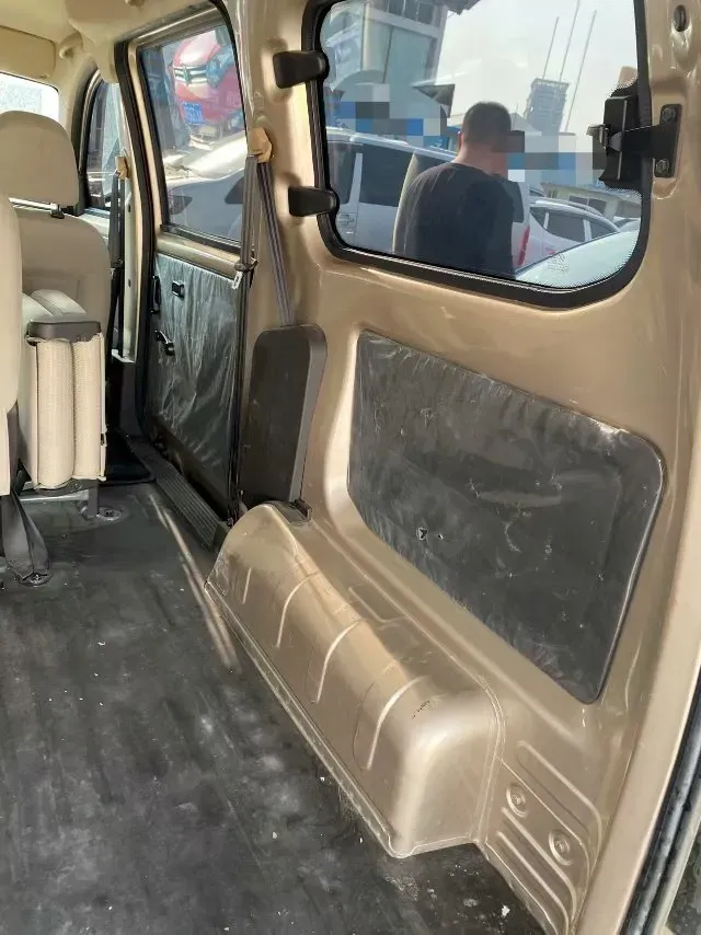 2019 WuLing HongGuang V 1.5L 99HP L4 6MT,autocango,china used car exporter,china ev exporter,chinese used car exporter,chinese used ev exporter