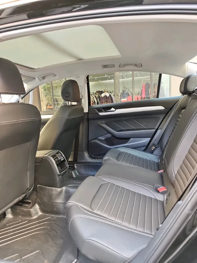 2025 Volkswagen Magotan 1.4T 150HP L4 7DCT,autocango,china used car exporter,china ev exporter,chinese used car exporter,chinese used ev exporter