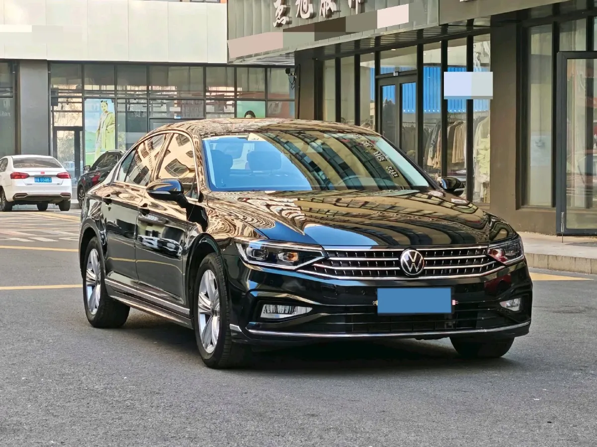 2025 Volkswagen Magotan 1.4T 150HP L4 7DCT,autocango,china used car exporter,china ev exporter,chinese used car exporter,chinese used ev exporter