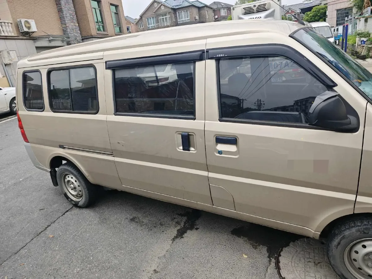 2021 WuLing RongGuang 1.5L 99HP L4 5MT,autocango,china used car exporter,china ev exporter,chinese used car exporter,chinese used ev exporter