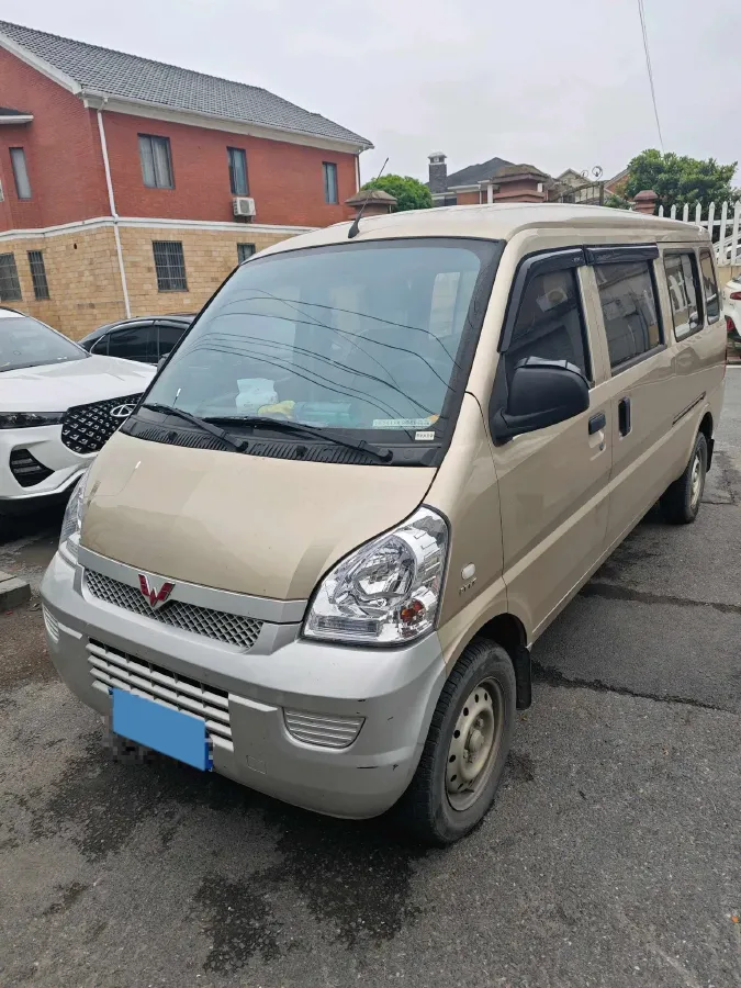 2021 WuLing RongGuang 1.5L 99HP L4 5MT,autocango,china used car exporter,china ev exporter,chinese used car exporter,chinese used ev exporter